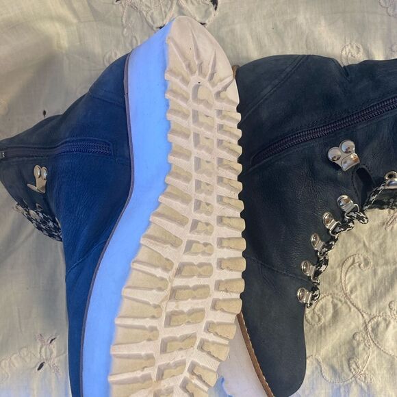 Jeffrey Campbell platform boot - Picture 7 of 7